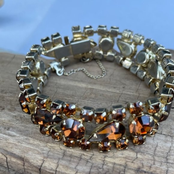 Vintage Amber Rhinestone Bracelet in a Goldtone Setting - Picture 13 of 14